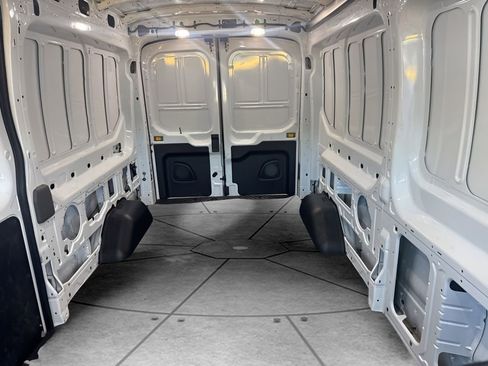Used 2025 Ford Transit 250 148 Medium Roof image 10
