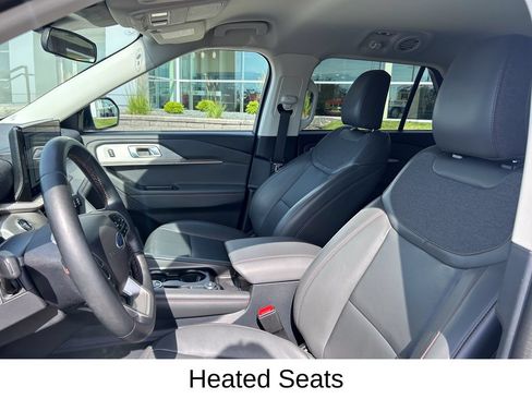 Certified 2025 Ford Explorer Active w/ Active Comfort Package AWD/4WD image 10