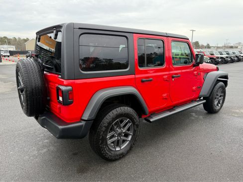 Used 2025 Jeep Wrangler Sport S image 10