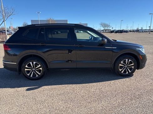 Used 2022 Volkswagen Tiguan S image 8