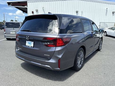 Used 2026 Honda Odyssey Touring image 4