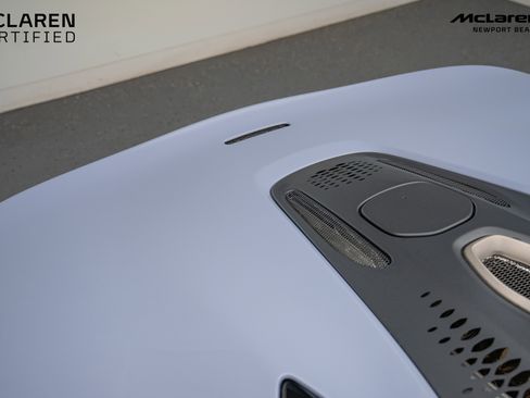 Used 2024 McLaren Artura image 8