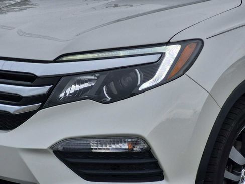 Used 2017 Honda Pilot Touring image 11