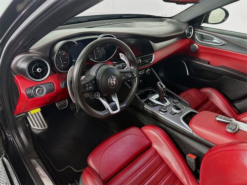 Used 2021 Alfa Romeo Giulia Ti Sport image 29