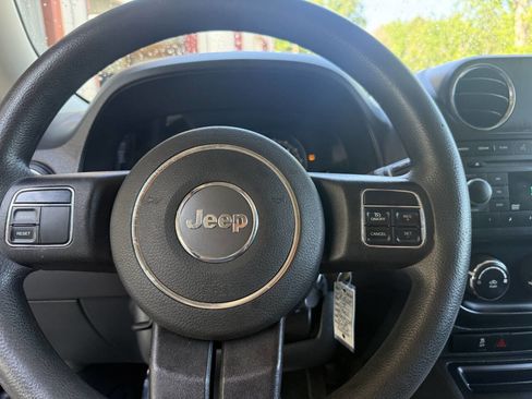 Used 2015 Jeep Patriot Sport image 12