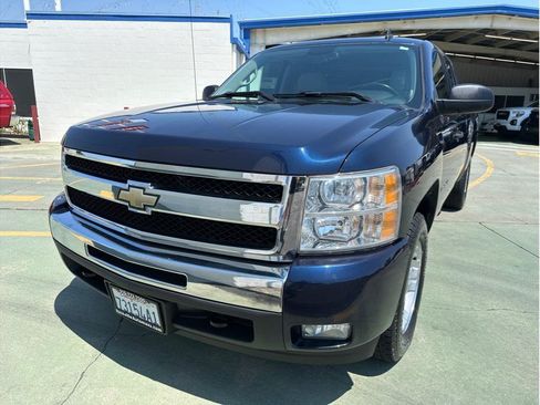 Used 2011 Chevrolet Silverado 1500 LT w/ All-Star Edition AWD/4WD image 3