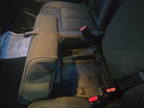 Used 2017 Nissan Titan SV image 36