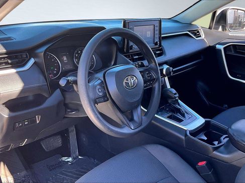 Used 2019 Toyota RAV4 LE image 14