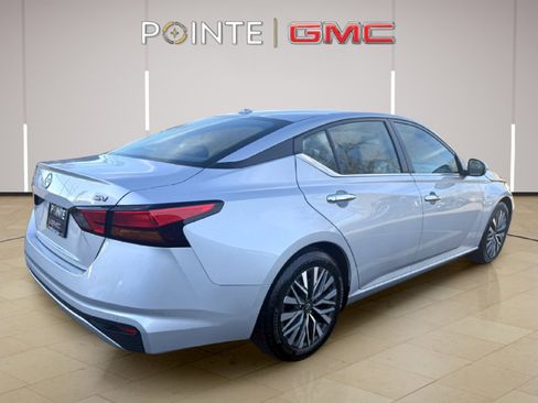 Used 2023 Nissan Altima 2.5 SV image 5