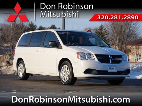 Used 2018 Dodge Grand Caravan SE w/ UConnect Hands-Free Group image 1