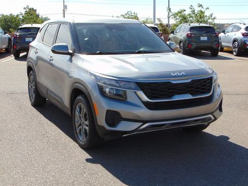 Used 2022 Kia Seltos LX AWD/4WD image 9
