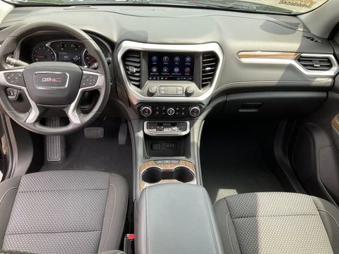 Used 2023 GMC Acadia SLE w/ Driver Convenience Package FWD image 4
