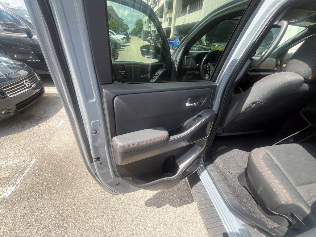 Used 2024 Nissan Frontier PRO-4X w/ Off-Road Protection Package AWD/4WD image 13