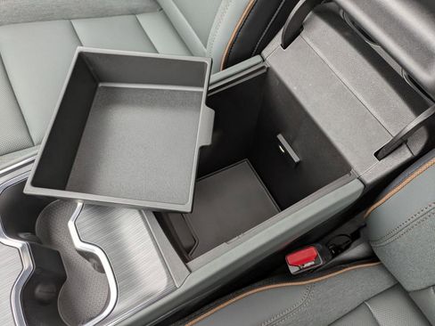 New 2026 GMC Acadia AT4 w/ Luxury Package image 25