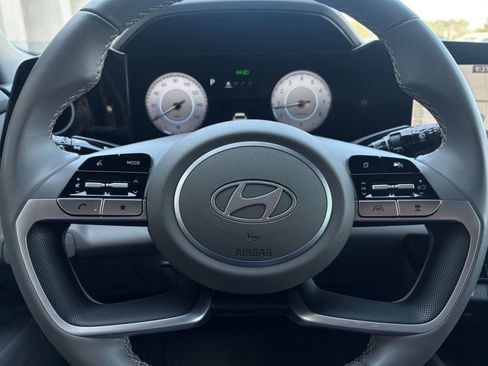 Used 2025 Hyundai Elantra SEL image 28