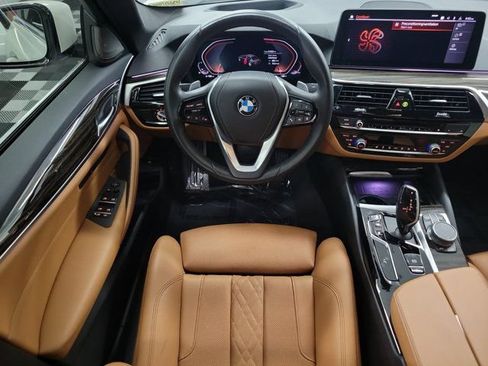 Used 2021 BMW 530i w/ M Sport Package RWD image 17