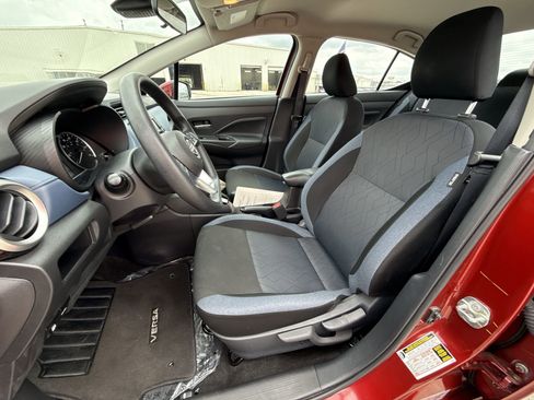 Used 2025 Nissan Versa SV FWD image 13