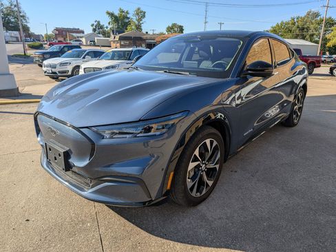 Used 2021 Ford Mustang Mach-E Premium image 2