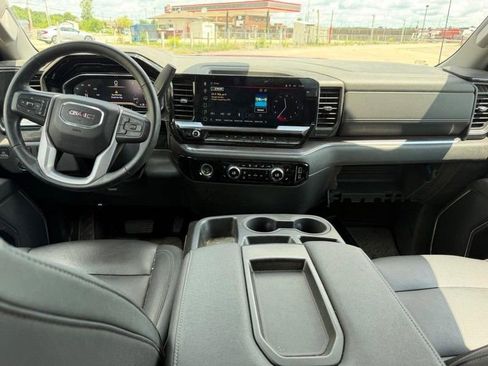 Used 2024 GMC Sierra 1500 SLT w/ X31 Off-Road Package AWD/4WD image 9