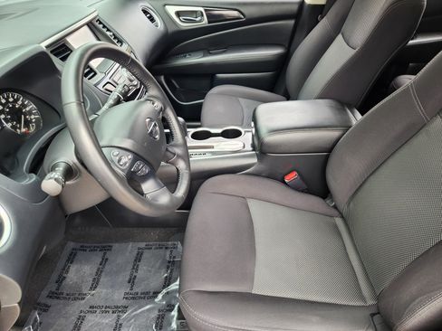 Used 2020 Nissan Pathfinder SV w/ Cargo Package image 14