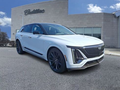 New 2026 Cadillac Lyriq V w/ Exterior Carbon Fiber Package image 2