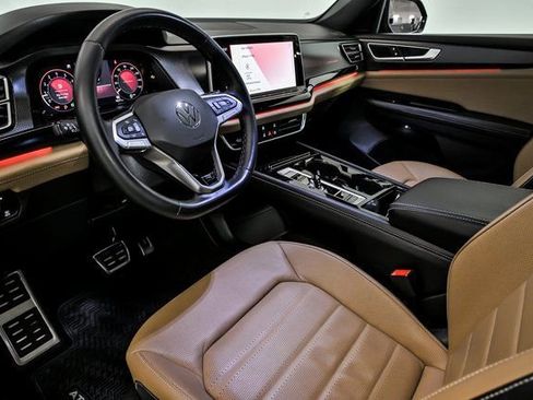 Certified 2025 Volkswagen Atlas Cross Sport SEL R-Line image 10