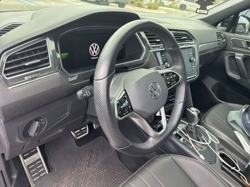 Used 2023 Volkswagen Tiguan SE R-Line image 16