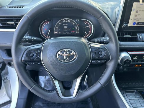 Used 2025 Toyota RAV4 XLE Premium image 21