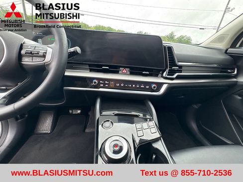 Used 2025 Kia Sportage EX w/ EX Premium Package AWD/4WD image 24