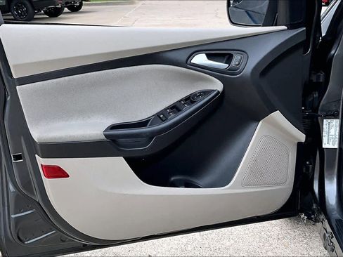 Used 2015 Ford Focus SE image 22