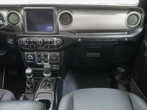 Used 2021 Jeep Wrangler Unlimited Sport AWD/4WD image 37