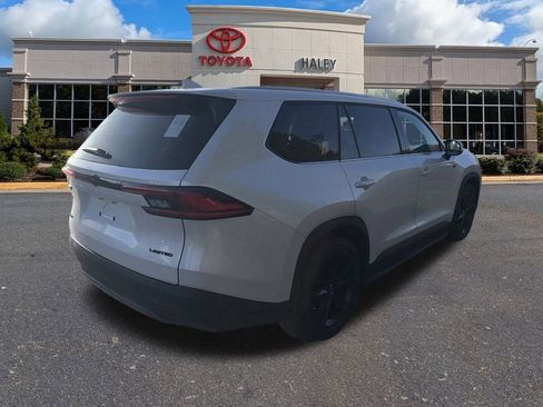 Used 2024 Toyota Grand Highlander Limited image 5