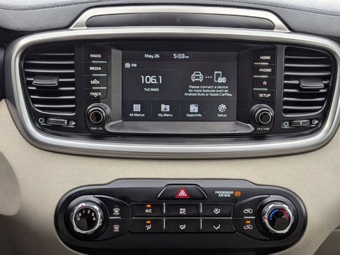 Used 2019 Kia Sorento FWD image 15