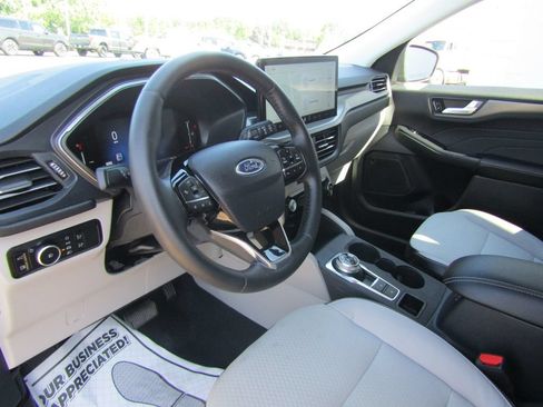 Used 2026 Ford Escape SE w/ Class II Trailer Tow Package FWD image 14