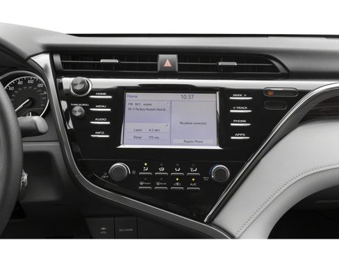 Used 2020 Toyota Camry LE FWD image 7