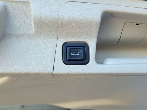 Used 2021 GMC Acadia Denali w/ Denali Technology Package image 34