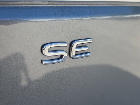 Used 2022 Volkswagen Atlas SE image 11