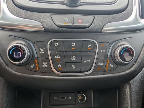 Used 2024 Chevrolet Equinox LT FWD image 25