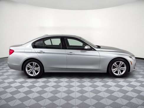 Used 2016 BMW 328i xDrive Sedan AWD/4WD image 8