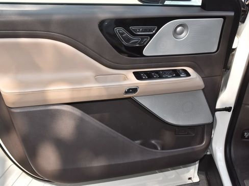 Used 2022 Lincoln Aviator Reserve w/ Equipment Group 201A AWD/4WD image 37