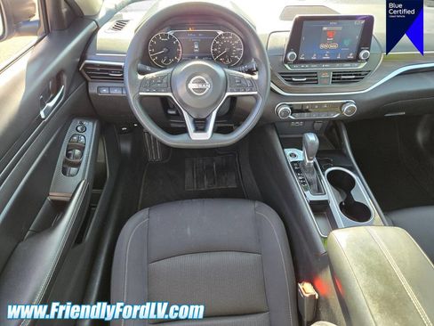 Used 2024 Nissan Altima 2.5 SV FWD image 11