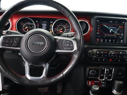 Used 2022 Jeep Gladiator Rubicon w/ Cold Weather Group AWD/4WD image 24