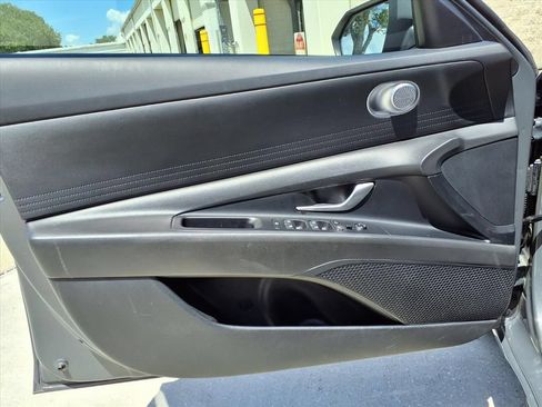 Used 2024 Hyundai Elantra SEL FWD image 17