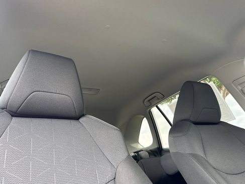 Used 2025 Toyota RAV4 XLE AWD/4WD image 21