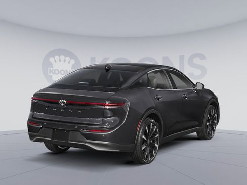 New 2026 Toyota Crown Platinum image 2