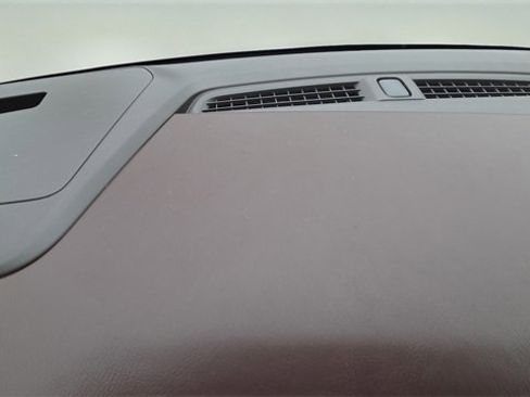 Used 2025 GMC Sierra 2500 Denali image 9