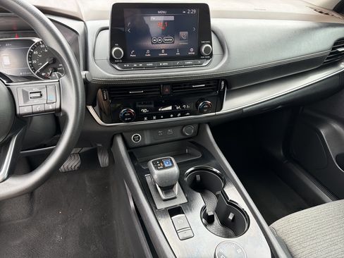 Used 2022 Nissan Rogue SV image 29