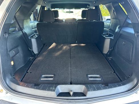 Used 2018 Ford Explorer XLT image 9