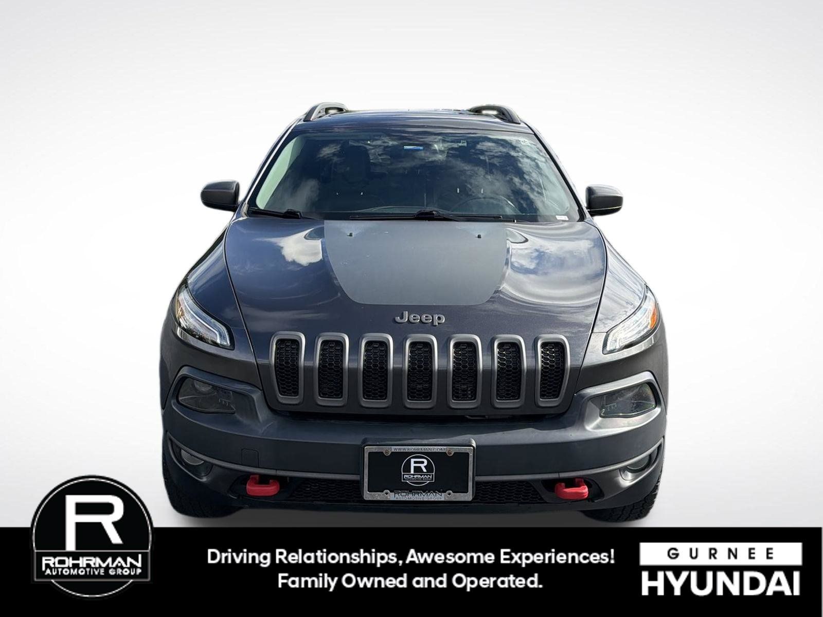 Used 2017 Jeep Cherokee Trailhawk w/ Comfort/Convenience Group AWD/4WD image 3