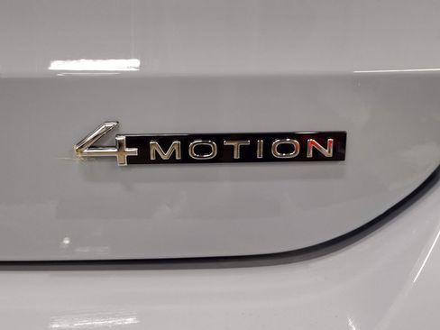 New 2026 Volkswagen Taos SEL image 13